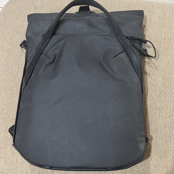 Sleek Charcoal Men's Backpack - Picture 1 of 4